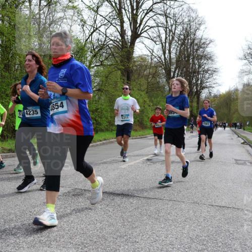 12.04.2026 - 45. Internationalen Wilhelmsburger Insellauf Yannick Fuchs http://msf.ph/oto/9505081 12.04.2026 12:55:22 Laufen 5176, 57, 4235, 4854, 395, 5311, 2083 meine-sportfotos.de