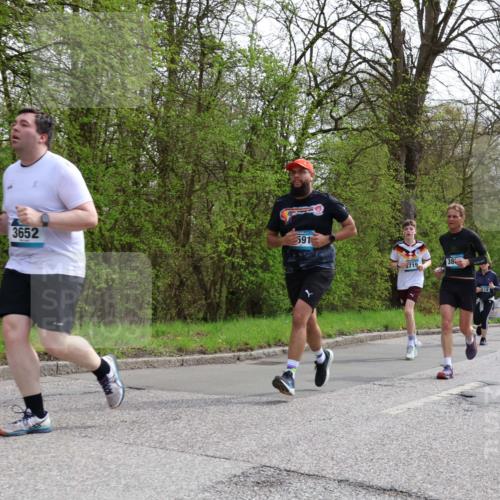 12.04.2026 - 45. Internationalen Wilhelmsburger Insellauf Yannick Fuchs http://msf.ph/oto/9505114 12.04.2026 12:55:29 Laufen 3652, 591, 5719, 38, 4114 meine-sportfotos.de