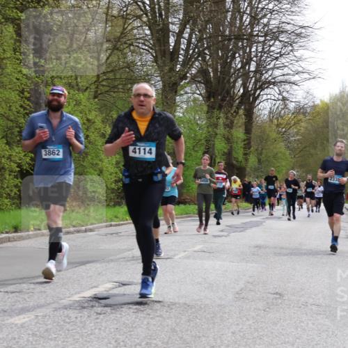 12.04.2026 - 45. Internationalen Wilhelmsburger Insellauf Yannick Fuchs http://msf.ph/oto/9505127 12.04.2026 12:55:32 Laufen 3862, 4114, 5658, 2335 meine-sportfotos.de