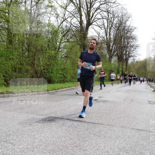 12.04.2026 - 45. Internationalen Wilhelmsburger Insellauf Yannick Fuchs http://msf.ph/oto/9505140 12.04.2026 12:55:35 Laufen 35 meine-sportfotos.de