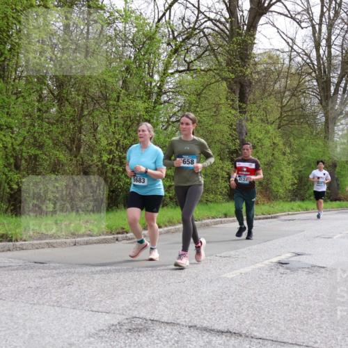 12.04.2026 - 45. Internationalen Wilhelmsburger Insellauf Yannick Fuchs http://msf.ph/oto/9505145 12.04.2026 12:55:37 Laufen 5683, 658, 4122, 4650, 3489 meine-sportfotos.de