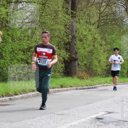 12.04.2026 - 45. Internationalen Wilhelmsburger Insellauf Yannick Fuchs http://msf.ph/oto/9505147 12.04.2026 12:55:37 Laufen 5658, 4122, 24, 4650, 077 meine-sportfotos.de