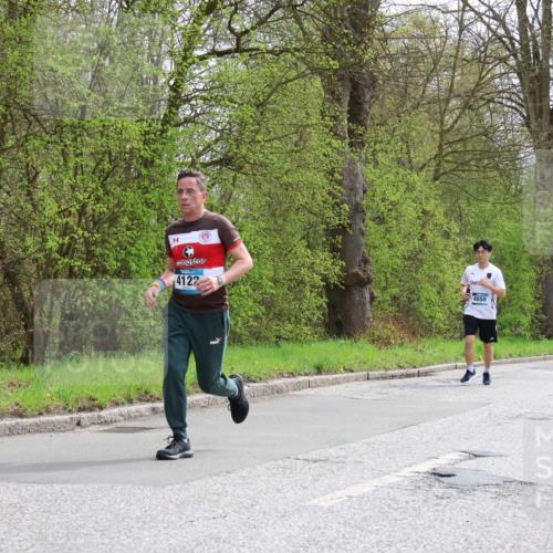 12.04.2026 - 45. Internationalen Wilhelmsburger Insellauf Yannick Fuchs http://msf.ph/oto/9505149 12.04.2026 12:55:38 Laufen 4122, 4650, 5077, 3489, 5072 meine-sportfotos.de