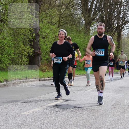 12.04.2026 - 45. Internationalen Wilhelmsburger Insellauf Yannick Fuchs http://msf.ph/oto/9505168 12.04.2026 12:55:42 Laufen 3489, 5072, 5588, 4886, 5677, 4797 meine-sportfotos.de