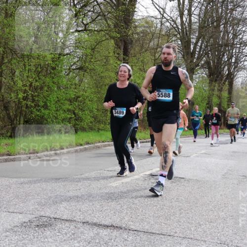 12.04.2026 - 45. Internationalen Wilhelmsburger Insellauf Yannick Fuchs http://msf.ph/oto/9505173 12.04.2026 12:55:43 Laufen 3489, 5588, 5477, 4217, 1886 meine-sportfotos.de