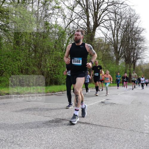 12.04.2026 - 45. Internationalen Wilhelmsburger Insellauf Yannick Fuchs http://msf.ph/oto/9505177 12.04.2026 12:55:43 Laufen 348, 5588, 77, 5072 meine-sportfotos.de