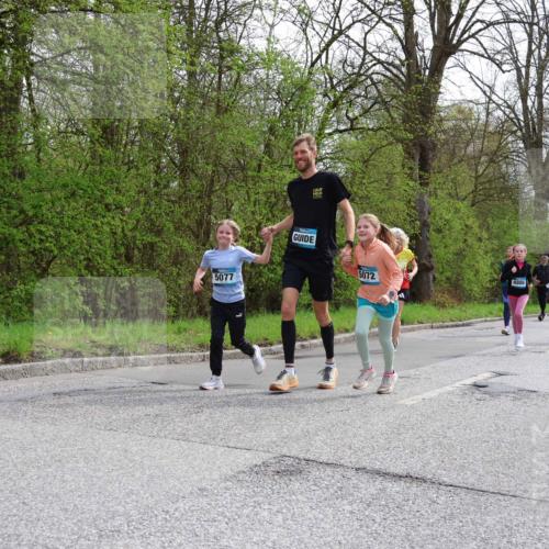 12.04.2026 - 45. Internationalen Wilhelmsburger Insellauf Yannick Fuchs http://msf.ph/oto/9505186 12.04.2026 12:55:45 Laufen 5077, 5072, 4886, 5677 meine-sportfotos.de
