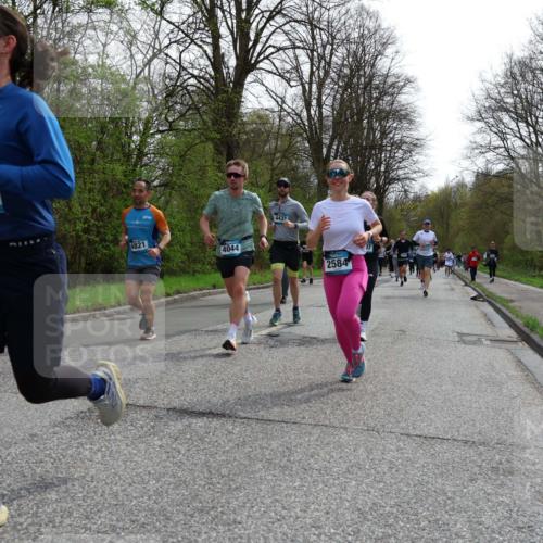 12.04.2026 - 45. Internationalen Wilhelmsburger Insellauf Yannick Fuchs http://msf.ph/oto/9505236 12.04.2026 12:55:56 Laufen 100, 4821, 4044, 4432, 2584 meine-sportfotos.de