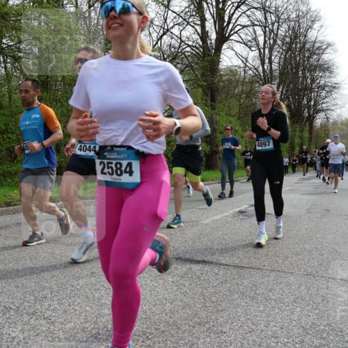 12.04.2026 - 45. Internationalen Wilhelmsburger Insellauf Yannick Fuchs http://msf.ph/oto/9505242 12.04.2026 12:55:57 Laufen 4044, 2584, 2704, 4897, 4273 meine-sportfotos.de