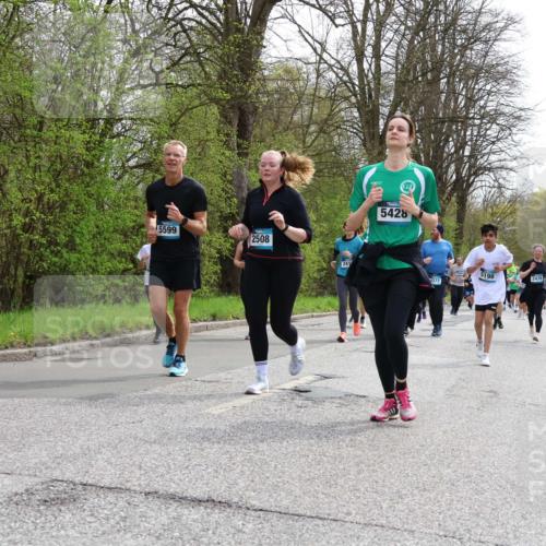 12.04.2026 - 45. Internationalen Wilhelmsburger Insellauf Yannick Fuchs http://msf.ph/oto/9505287 12.04.2026 12:56:07 Laufen 5735, 5599, 2508, 241, 5428, 4372, 5198, 2478 meine-sportfotos.de