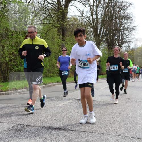 12.04.2026 - 45. Internationalen Wilhelmsburger Insellauf Yannick Fuchs http://msf.ph/oto/9505305 12.04.2026 12:56:10 Laufen 4373, 5198, 2478, 4885 meine-sportfotos.de