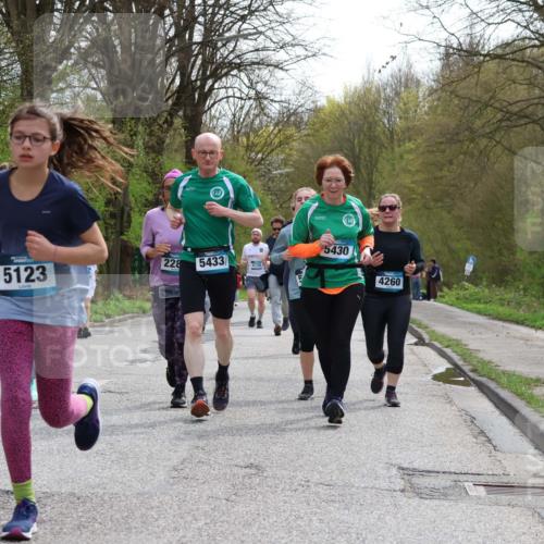 12.04.2026 - 45. Internationalen Wilhelmsburger Insellauf Yannick Fuchs http://msf.ph/oto/9505365 12.04.2026 12:56:22 Laufen 5667, 5123, 228, 5433, 4725, 5430, 4260 meine-sportfotos.de