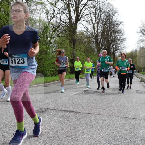 12.04.2026 - 45. Internationalen Wilhelmsburger Insellauf Yannick Fuchs http://msf.ph/oto/9505375 12.04.2026 12:56:23 Laufen 4094, 5123, 4729, 228, 5430, 5668, 5433, 4260 meine-sportfotos.de