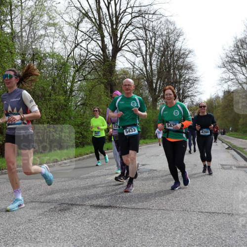 12.04.2026 - 45. Internationalen Wilhelmsburger Insellauf Yannick Fuchs http://msf.ph/oto/9505382 12.04.2026 12:56:24 Laufen 21, 20, 5667, 22, 5433, 543, 4260 meine-sportfotos.de