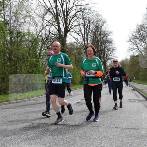 12.04.2026 - 45. Internationalen Wilhelmsburger Insellauf Yannick Fuchs http://msf.ph/oto/9505383 12.04.2026 12:56:25 Laufen 21, 20, 228, 5433, 5450, 4260 meine-sportfotos.de