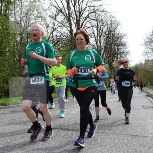 12.04.2026 - 45. Internationalen Wilhelmsburger Insellauf Yannick Fuchs http://msf.ph/oto/9505386 12.04.2026 12:56:25 Laufen 5433, 5668, 5461, 5430, 4260 meine-sportfotos.de