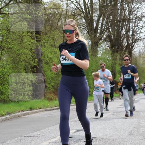 12.04.2026 - 45. Internationalen Wilhelmsburger Insellauf Yannick Fuchs http://msf.ph/oto/9505398 12.04.2026 12:56:27 Laufen 54, 4310, 199, 4308 meine-sportfotos.de