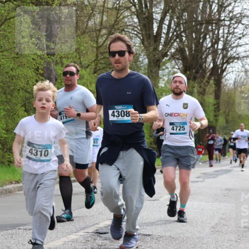 12.04.2026 - 45. Internationalen Wilhelmsburger Insellauf Yannick Fuchs http://msf.ph/oto/9505410 12.04.2026 12:56:30 Laufen 4310, 415, 93, 4308, 24, 4725 meine-sportfotos.de