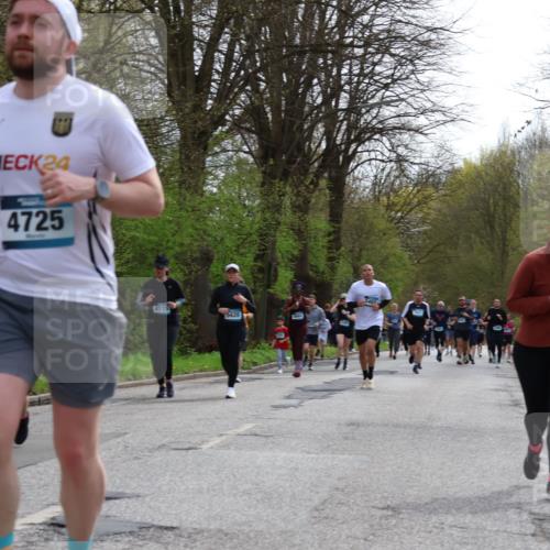 12.04.2026 - 45. Internationalen Wilhelmsburger Insellauf Yannick Fuchs http://msf.ph/oto/9505417 12.04.2026 12:56:31 Laufen 24, 4725, 4115, 5620 meine-sportfotos.de