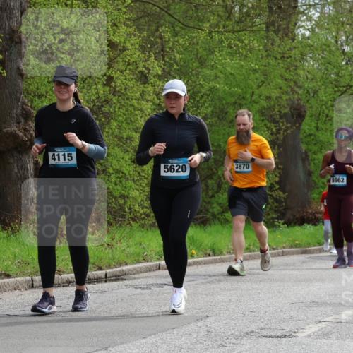 12.04.2026 - 45. Internationalen Wilhelmsburger Insellauf Yannick Fuchs http://msf.ph/oto/9505428 12.04.2026 12:56:34 Laufen 4115, 5620, 3870, 5662, 5455, 54 meine-sportfotos.de
