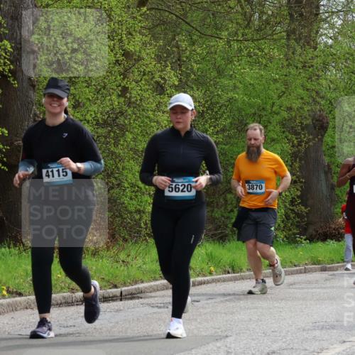 12.04.2026 - 45. Internationalen Wilhelmsburger Insellauf Yannick Fuchs http://msf.ph/oto/9505429 12.04.2026 12:56:34 Laufen 4115, 5620, 3870, 5662, 455 meine-sportfotos.de