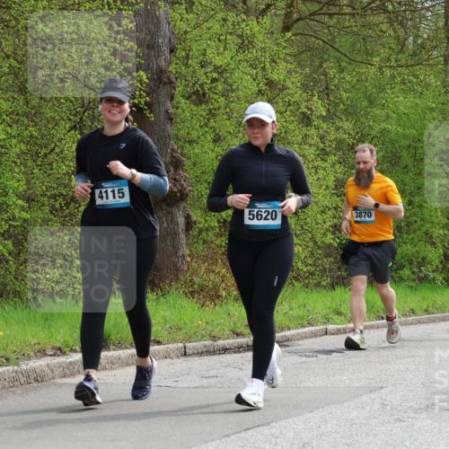 12.04.2026 - 45. Internationalen Wilhelmsburger Insellauf Yannick Fuchs http://msf.ph/oto/9505433 12.04.2026 12:56:35 Laufen 4115, 5620, 3870, 5662, 5455 meine-sportfotos.de