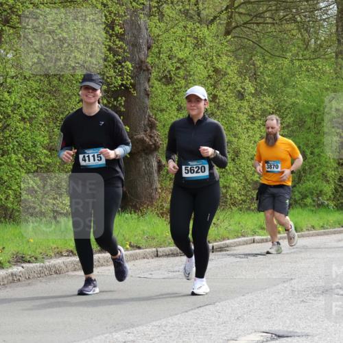 12.04.2026 - 45. Internationalen Wilhelmsburger Insellauf Yannick Fuchs http://msf.ph/oto/9505434 12.04.2026 12:56:35 Laufen 4115, 5620, 3870, 5662, 455 meine-sportfotos.de