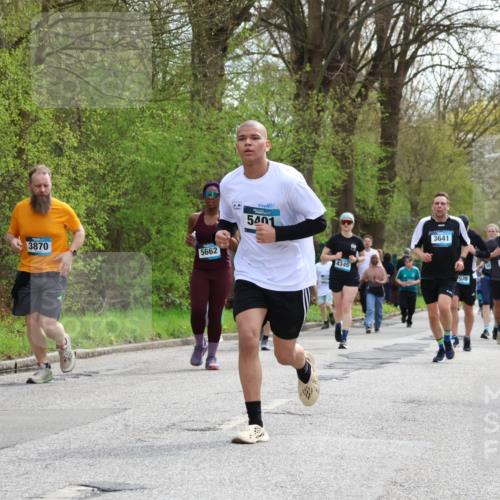 12.04.2026 - 45. Internationalen Wilhelmsburger Insellauf Yannick Fuchs http://msf.ph/oto/9505437 12.04.2026 12:56:36 Laufen 3870, 5662, 5401, 4345, 3641, 970, 50, 5497, 5499 meine-sportfotos.de