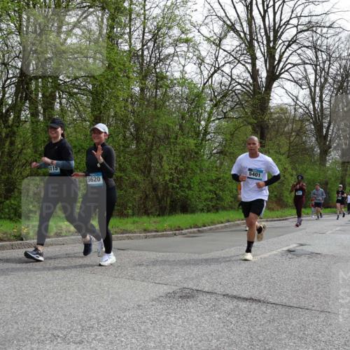 12.04.2026 - 45. Internationalen Wilhelmsburger Insellauf Yannick Fuchs http://msf.ph/oto/9505449 12.04.2026 12:56:38 Laufen 4115, 5620, 5401, 3641 meine-sportfotos.de