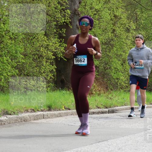 12.04.2026 - 45. Internationalen Wilhelmsburger Insellauf Yannick Fuchs http://msf.ph/oto/9505456 12.04.2026 12:56:39 Laufen 5662, 5455 meine-sportfotos.de