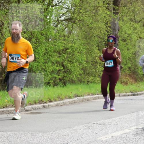 12.04.2026 - 45. Internationalen Wilhelmsburger Insellauf Yannick Fuchs http://msf.ph/oto/9505458 12.04.2026 12:56:39 Laufen 3870, 5662, 5455 meine-sportfotos.de