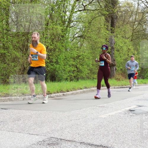 12.04.2026 - 45. Internationalen Wilhelmsburger Insellauf Yannick Fuchs http://msf.ph/oto/9505459 12.04.2026 12:56:39 Laufen 3870, 5662, 455, 4345, 3641, 3970 meine-sportfotos.de