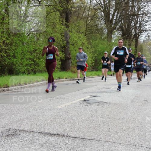 12.04.2026 - 45. Internationalen Wilhelmsburger Insellauf Yannick Fuchs http://msf.ph/oto/9505461 12.04.2026 12:56:40 Laufen 3870, 5662, 4345, 3641, 5497, 3970 meine-sportfotos.de