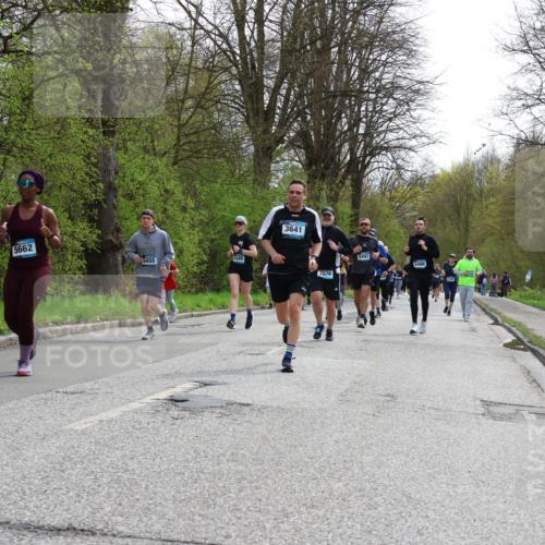 12.04.2026 - 45. Internationalen Wilhelmsburger Insellauf Yannick Fuchs http://msf.ph/oto/9505462 12.04.2026 12:56:40 Laufen 5662, 5455, 4345, 3641, 3970, 5497, 5499 meine-sportfotos.de