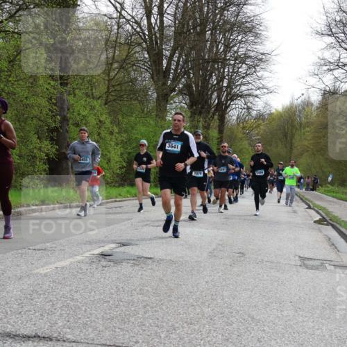 12.04.2026 - 45. Internationalen Wilhelmsburger Insellauf Yannick Fuchs http://msf.ph/oto/9505463 12.04.2026 12:56:40 Laufen 5662, 5455, 4345, 3641, 3970, 5497, 5499 meine-sportfotos.de