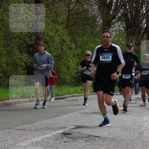 12.04.2026 - 45. Internationalen Wilhelmsburger Insellauf Yannick Fuchs http://msf.ph/oto/9505465 12.04.2026 12:56:40 Laufen 5662, 54, 4345, 3641, 3970, 5497, 5499 meine-sportfotos.de