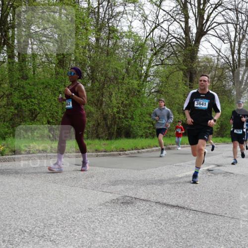 12.04.2026 - 45. Internationalen Wilhelmsburger Insellauf Yannick Fuchs http://msf.ph/oto/9505472 12.04.2026 12:56:41 Laufen 562, 5455, 155, 3641, 5497, 3970, 5499, 4138 meine-sportfotos.de