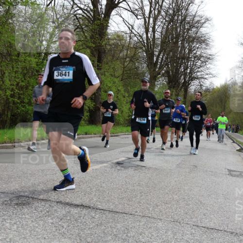 12.04.2026 - 45. Internationalen Wilhelmsburger Insellauf Yannick Fuchs http://msf.ph/oto/9505475 12.04.2026 12:56:42 Laufen 3641, 4345, 3970, 5497, 4138, 5499 meine-sportfotos.de