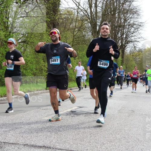 12.04.2026 - 45. Internationalen Wilhelmsburger Insellauf Yannick Fuchs http://msf.ph/oto/9505484 12.04.2026 12:56:44 Laufen 5155, 4345, 5497, 5499, 3070 meine-sportfotos.de