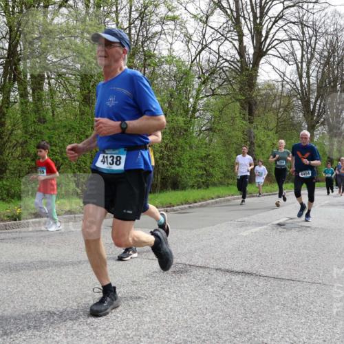 12.04.2026 - 45. Internationalen Wilhelmsburger Insellauf Yannick Fuchs http://msf.ph/oto/9505495 12.04.2026 12:56:45 Laufen 4345, 155, 4138, 3264, 4454 meine-sportfotos.de
