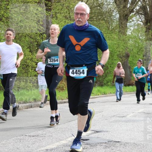12.04.2026 - 45. Internationalen Wilhelmsburger Insellauf Yannick Fuchs http://msf.ph/oto/9505497 12.04.2026 12:56:46 Laufen 3264, 4454, 3070, 5862, 55 meine-sportfotos.de