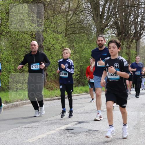 12.04.2026 - 45. Internationalen Wilhelmsburger Insellauf Yannick Fuchs http://msf.ph/oto/9505523 12.04.2026 12:56:52 Laufen 5728, 2728, 5730, 207, 4525, 4173, 5247 meine-sportfotos.de