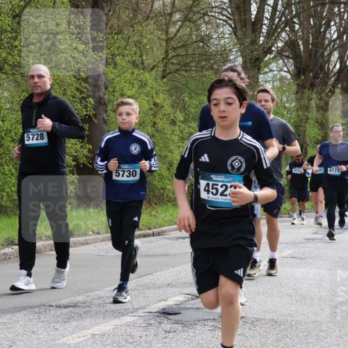 12.04.2026 - 45. Internationalen Wilhelmsburger Insellauf Yannick Fuchs http://msf.ph/oto/9505526 12.04.2026 12:56:53 Laufen 5728, 5730, 452, 403, 568, 4173, 5247 meine-sportfotos.de