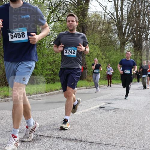 12.04.2026 - 45. Internationalen Wilhelmsburger Insellauf Yannick Fuchs http://msf.ph/oto/9505535 12.04.2026 12:56:55 Laufen 5458, 30, 3242, 5231, 4173, 5247 meine-sportfotos.de