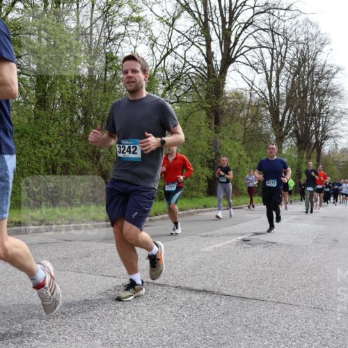 12.04.2026 - 45. Internationalen Wilhelmsburger Insellauf Yannick Fuchs http://msf.ph/oto/9505538 12.04.2026 12:56:55 Laufen 5728, 3242, 2077, 1231, 4173 meine-sportfotos.de