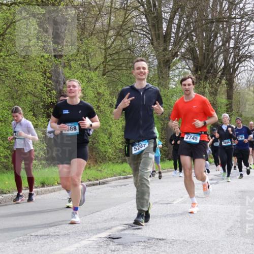 12.04.2026 - 45. Internationalen Wilhelmsburger Insellauf Yannick Fuchs http://msf.ph/oto/9505550 12.04.2026 12:56:58 Laufen 568, 5247, 2745, 5864, 5795, 3896 meine-sportfotos.de