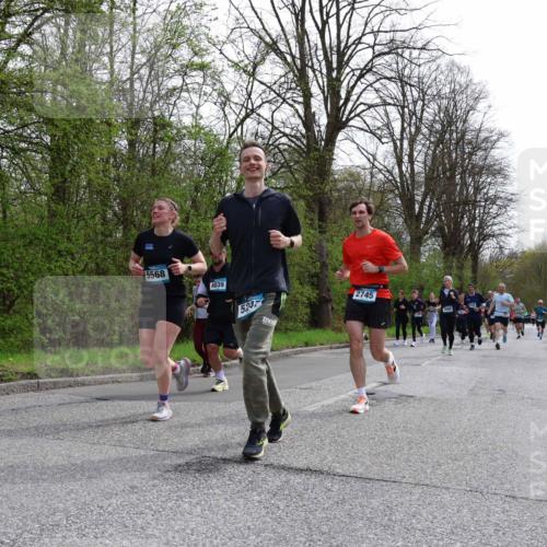 12.04.2026 - 45. Internationalen Wilhelmsburger Insellauf Yannick Fuchs http://msf.ph/oto/9505559 12.04.2026 12:56:59 Laufen 5568, 4039, 5247, 2745 meine-sportfotos.de