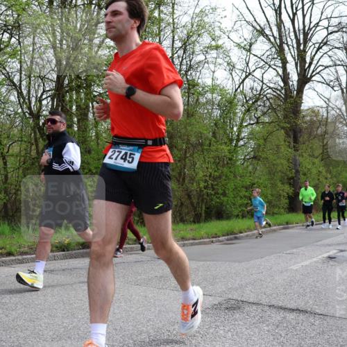 12.04.2026 - 45. Internationalen Wilhelmsburger Insellauf Yannick Fuchs http://msf.ph/oto/9505566 12.04.2026 12:57:01 Laufen 2745 meine-sportfotos.de
