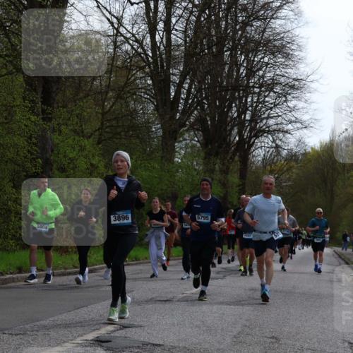 12.04.2026 - 45. Internationalen Wilhelmsburger Insellauf Yannick Fuchs http://msf.ph/oto/9505568 12.04.2026 12:57:01 Laufen 5504, 3896, 547, 5795, 5682, 571, 4736 meine-sportfotos.de