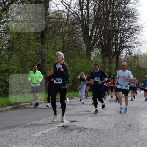 12.04.2026 - 45. Internationalen Wilhelmsburger Insellauf Yannick Fuchs http://msf.ph/oto/9505570 12.04.2026 12:57:02 Laufen 5504, 3896, 5808, 5795, 4736 meine-sportfotos.de